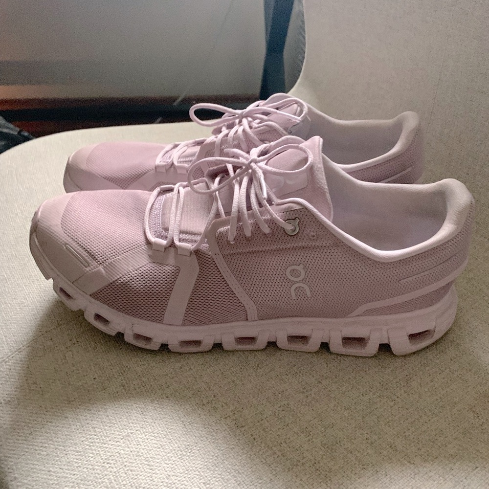 On Running Women's Sneakers Cloud 6 Lightly Used Mauve | Orchid